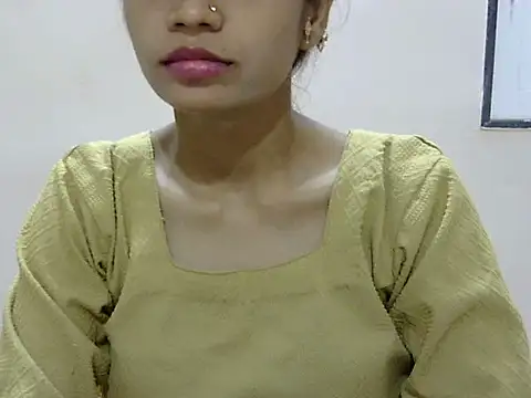 Snapshot of Kulsum_S chatting on 06-19-26, 01:04 Kulsum S online show from 06-19-26, 01:04