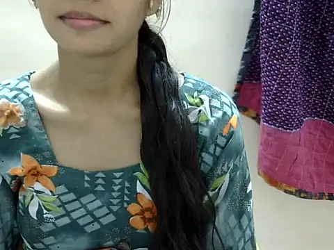 Snapshot of Kulsum_S chatting on 07-06-26, 03:03 Kulsum S online show from 07-06-26, 03:03