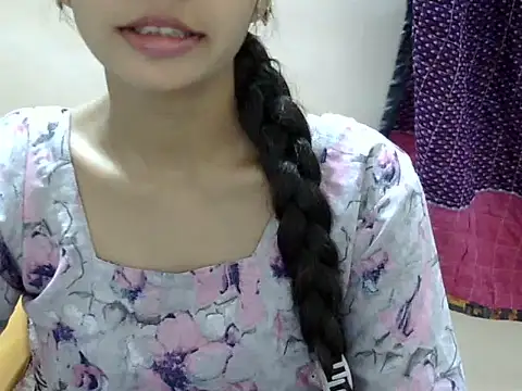 Snapshot of Kulsum_S chatting on 07-08-26, 01:59 Kulsum S online show from 07-08-26, 01:59