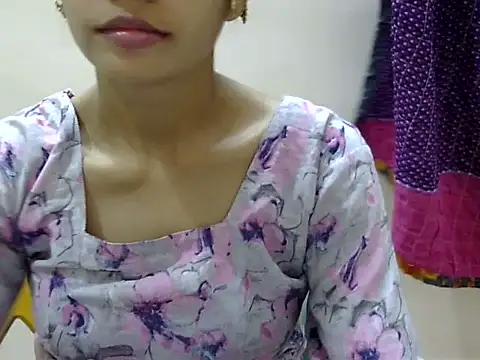Snapshot of Kulsum_S chatting on 08-03-26, 02:22 Kulsum S online show from 08-03-26, 02:22