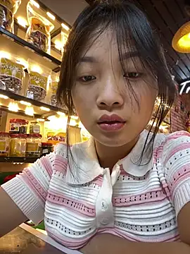 Lyn-be99 online show from 04-17-26, 02:09