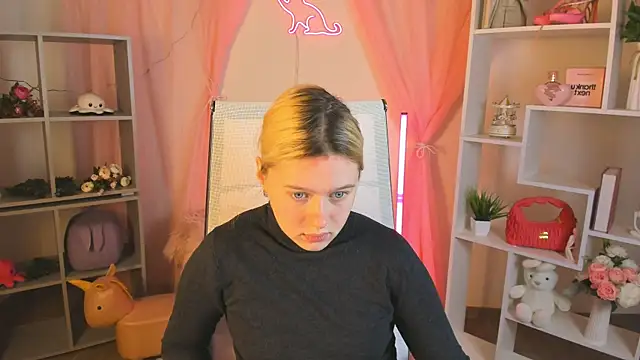 CelestineMauriac online show from 04-17-26, 06:33