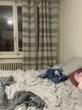 Snapshot of Melissa-suisse chatting on 02-06-26, 07:28 Melissa-suisse online show from 02-06-26, 07:28