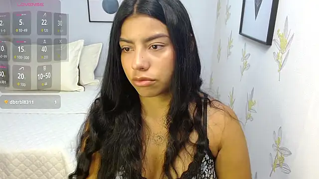 Laia white online show from 04-21-26, 11:27