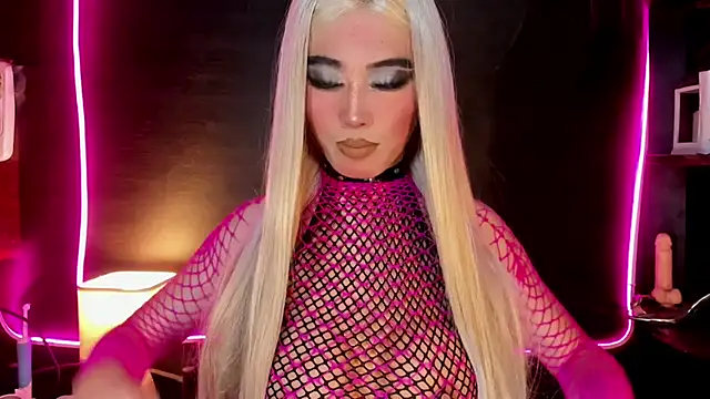 LovelyX0X0 online show from 03-11-26, 09:54