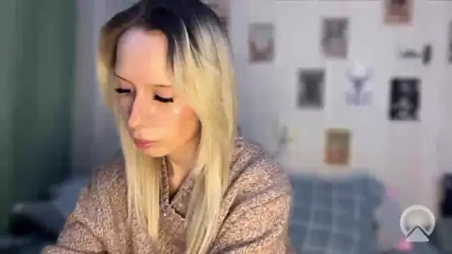 Snapshot of DellaCampbell chatting on 02-04-26, 02:12 DellaCampbell online show from 02-04-26, 02:12