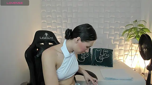 valeryn  rosse online show from 04-10-26, 02:17