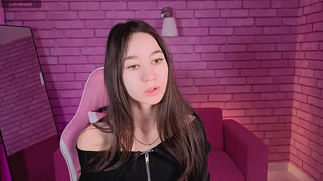 Nicole Brownie online show from 04-14-26, 01:11