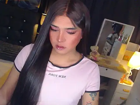 Snapshot of Katezorah chatting on 03-12-26, 06:36 Katezorah online show from 03-12-26, 06:36