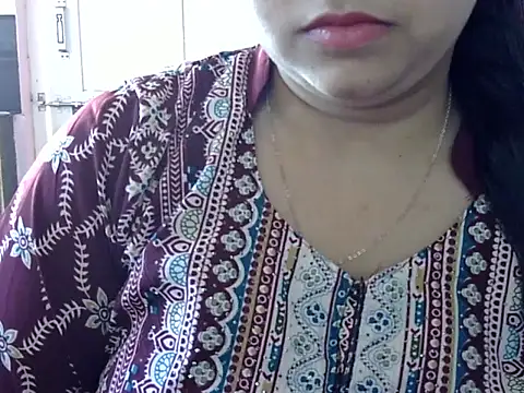 Cute Aliyaa online show from 04-22-26, 09:22