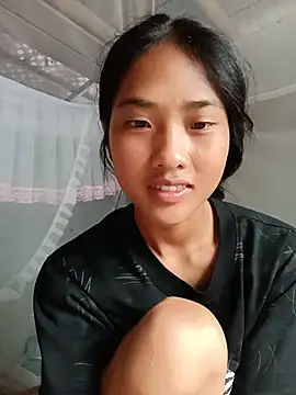 Snapshot of Hoa-tuylip chatting on 07-14-26, 02:05 Hoa-tuylip online show from 07-14-26, 02:05