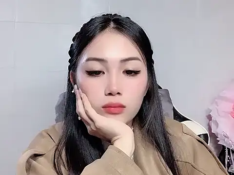 Snapshot of Thuy79 chatting on 02-12-26, 04:35 Thuy79 online show from 02-12-26, 04:35