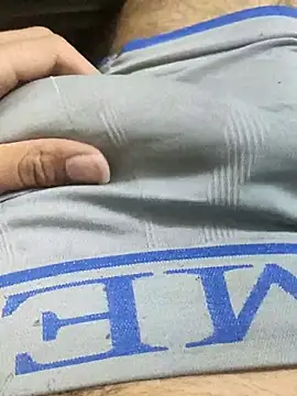 Nniiyakk online show from 04-14-26, 05:08