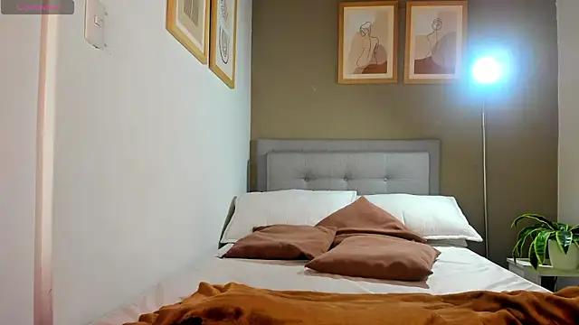 SalomeStorm  online show from 04-24-26, 03:25