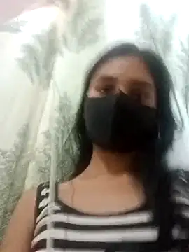 Snapshot of Mahira-- chatting on 04-08-26, 08:36 Mahira-- online show from 04-08-26, 08:36
