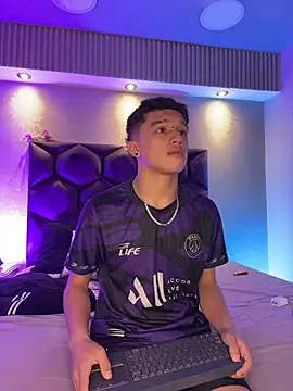 Dominik Souza online show from 04-18-26, 07:07