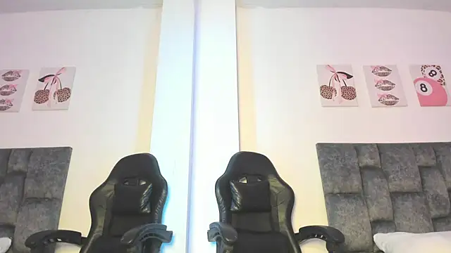 Snapshot of Isabella_Moon9 chatting on 05-11-26, 11:16 Isabella Moon9 online show from 05-11-26, 11:16