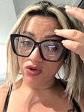 NinaRicci1518 online show from 03-28-26, 12:32