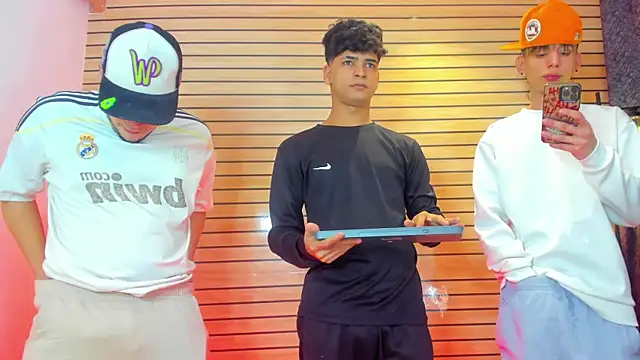 TheBatMansion online show from 04-09-26, 06:13