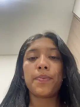 Snapshot of Vinaaly_ chatting on 07-10-26, 12:48 Vinaaly online show from 07-10-26, 12:48