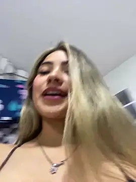 Snapshot of sweetlove- chatting on 03-21-26, 12:48 sweetlove- online show from 03-21-26, 12:48