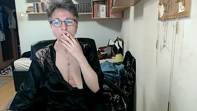 katemodel online show from 10-18-25, 05:21