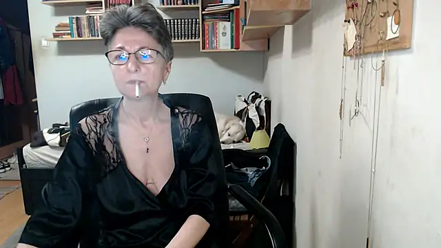 katemodel online show from 10-21-25, 07:20