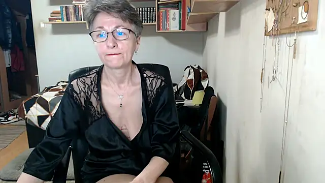 katemodel online show from 10-26-25, 06:52