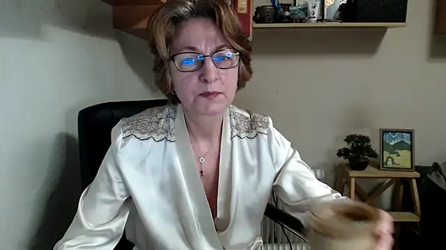 katemodel online show from 04-15-26, 06:20