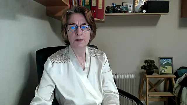 katemodel online show from 04-23-26, 06:47