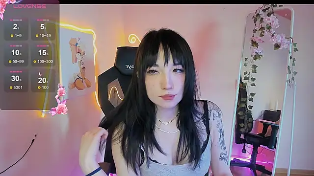 AliceeinWonderlanddd online show from 04-21-26, 02:51