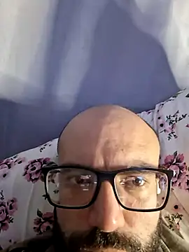 Snapshot of Robsonitj90 chatting on 05-28-26, 10:01 Robsonitj90 online show from 05-28-26, 10:01