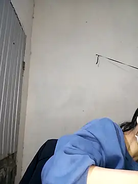 Daisy-lusia2026 online show from 04-14-26, 02:45