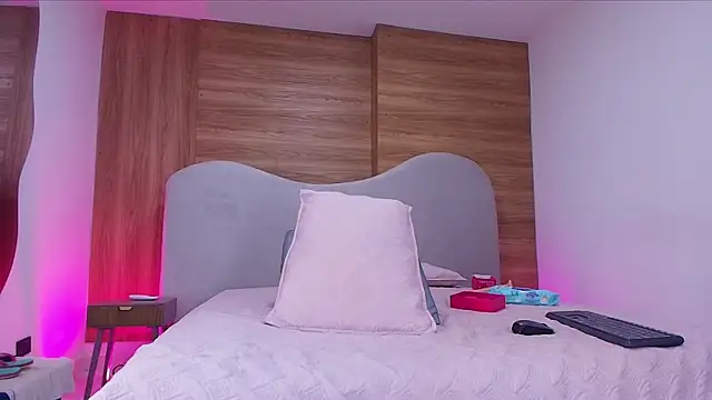 shaina adams online show from 02-14-26, 12:02