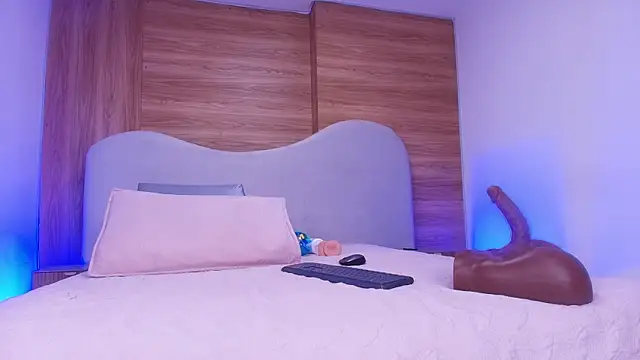 shaina adams online show from 03-31-26, 11:54