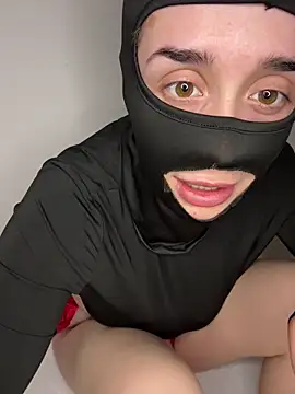 Snapshot of Mishelxxx2 chatting on 02-05-26, 08:35 Mishelxxx2 online show from 02-05-26, 08:35