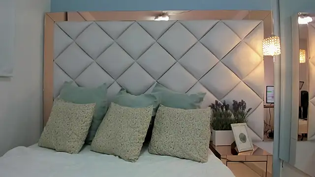 crystalstonee online show from 05-26-26, 11:12