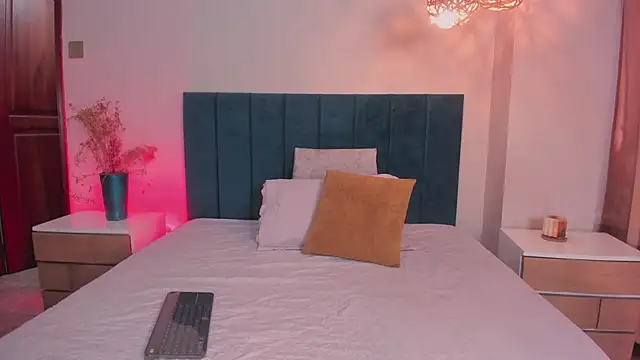 AnnaBroooks online show from 03-14-26, 10:04