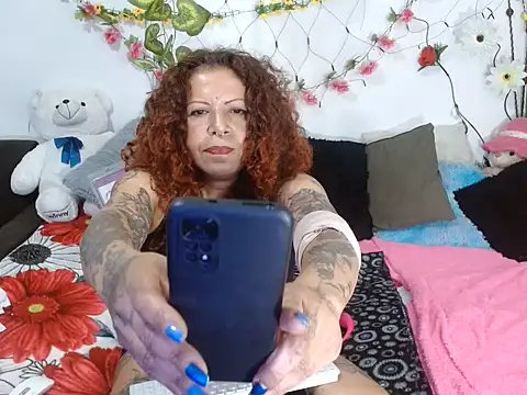 Snapshot of Mariposa_tatto chatting on 05-28-26, 07:11 Mariposa tatto online show from 05-28-26, 07:11