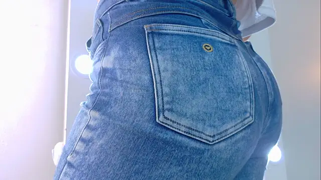 AnnieRouse   online show from 04-15-26, 11:39