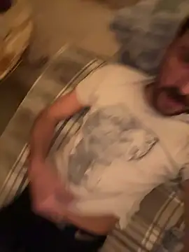 Snapshot of Aliiiix chatting on 02-08-26, 01:42 Aliiiix online show from 02-08-26, 01:42