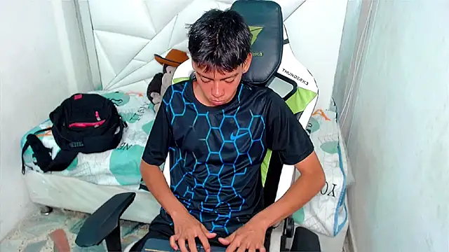 Liarr  online show from 03-14-26, 08:03