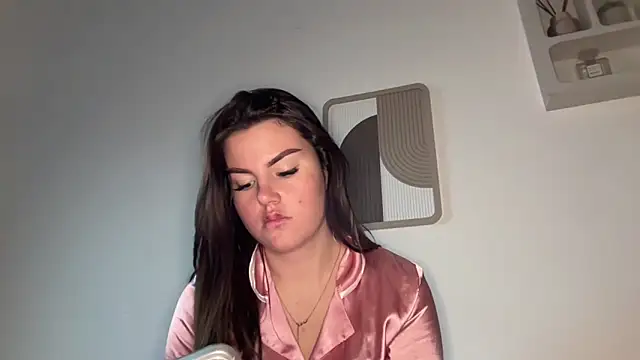 kiaraaaa75 online show from 02-12-26, 04:35