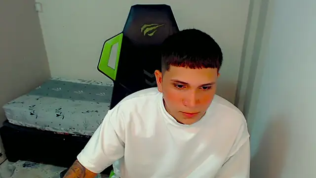 Black diamondd  online show from 04-17-26, 04:43