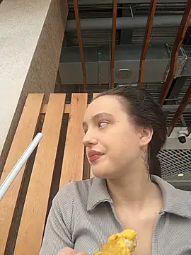 MiaTee online show from 02-12-26, 04:18