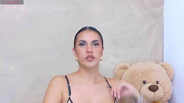 Snapshot of AndiVasquez chatting on 05-11-26, 01:39 AndiVasquez online show from 05-11-26, 01:39