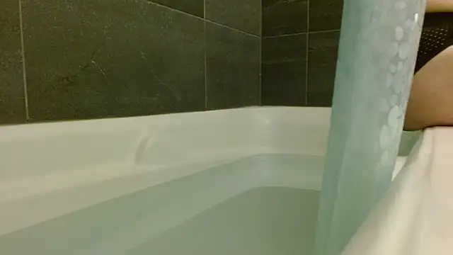 Snapshot of Slottiesun chatting on 02-05-26, 02:05 Slottiesun online show from 02-05-26, 02:05