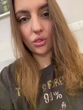 Snapshot of AliceDesmee chatting on 02-22-26, 08:51 AliceDesmee online show from 02-22-26, 08:51