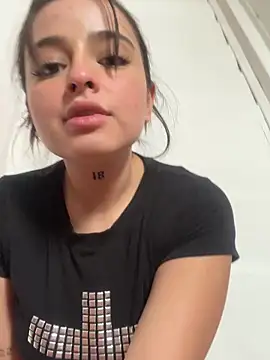 Snapshot of vainillasuave chatting on 03-15-26, 08:48 vainillasuave online show from 03-15-26, 08:48