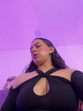 Annie bonnie  online show from 04-15-26, 11:39